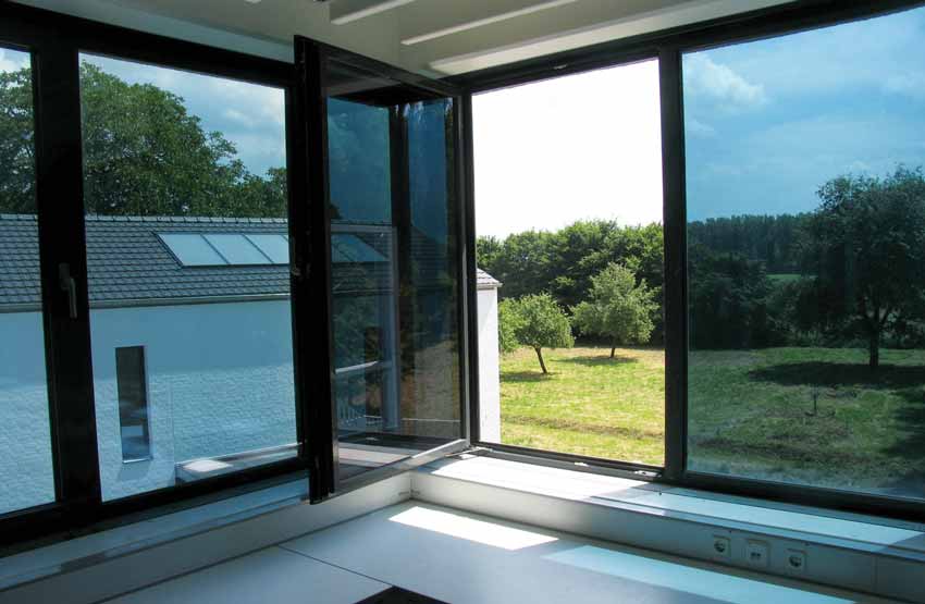 Window Protection From Solar Radiations 