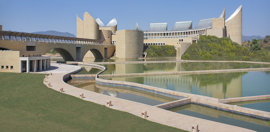 Khalsa Gallery buildings and reflecting ponds